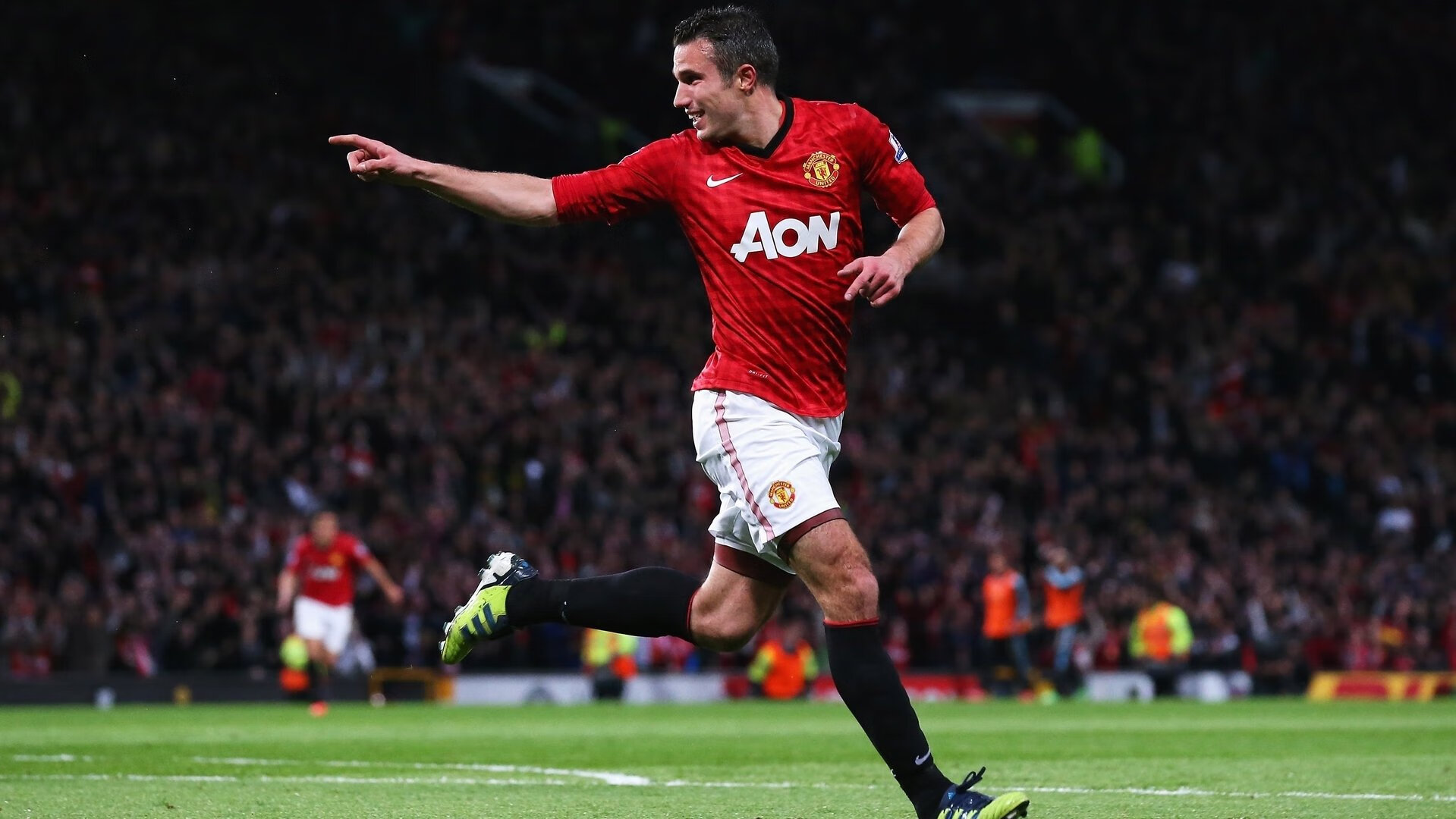 “青训基地引入国际先进设备，培养更具竞争力的人才”，青训中心