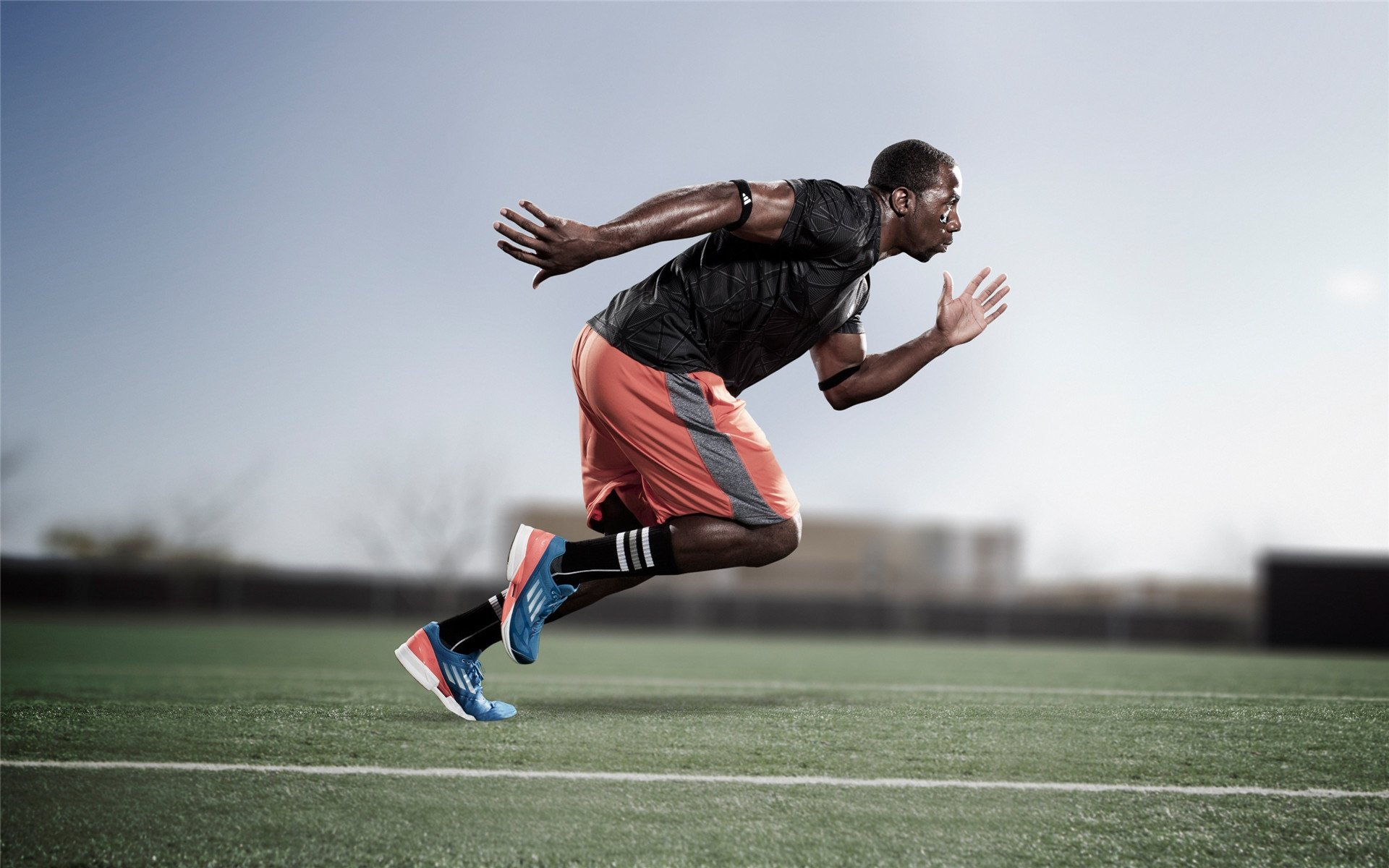 哥伦比亚队后卫佩雷斯在巴黎奥运会上表现出色，哥伦比亚 球员